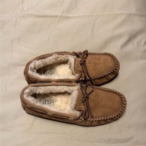 UGG Women’s Dakota Moccasin Slippers New US 7